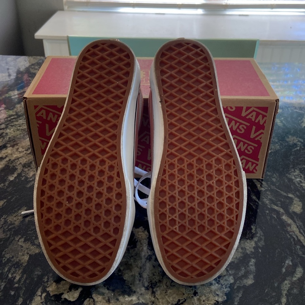 Van’s Classic Old Skool Sneakers - Picture 7 of 7